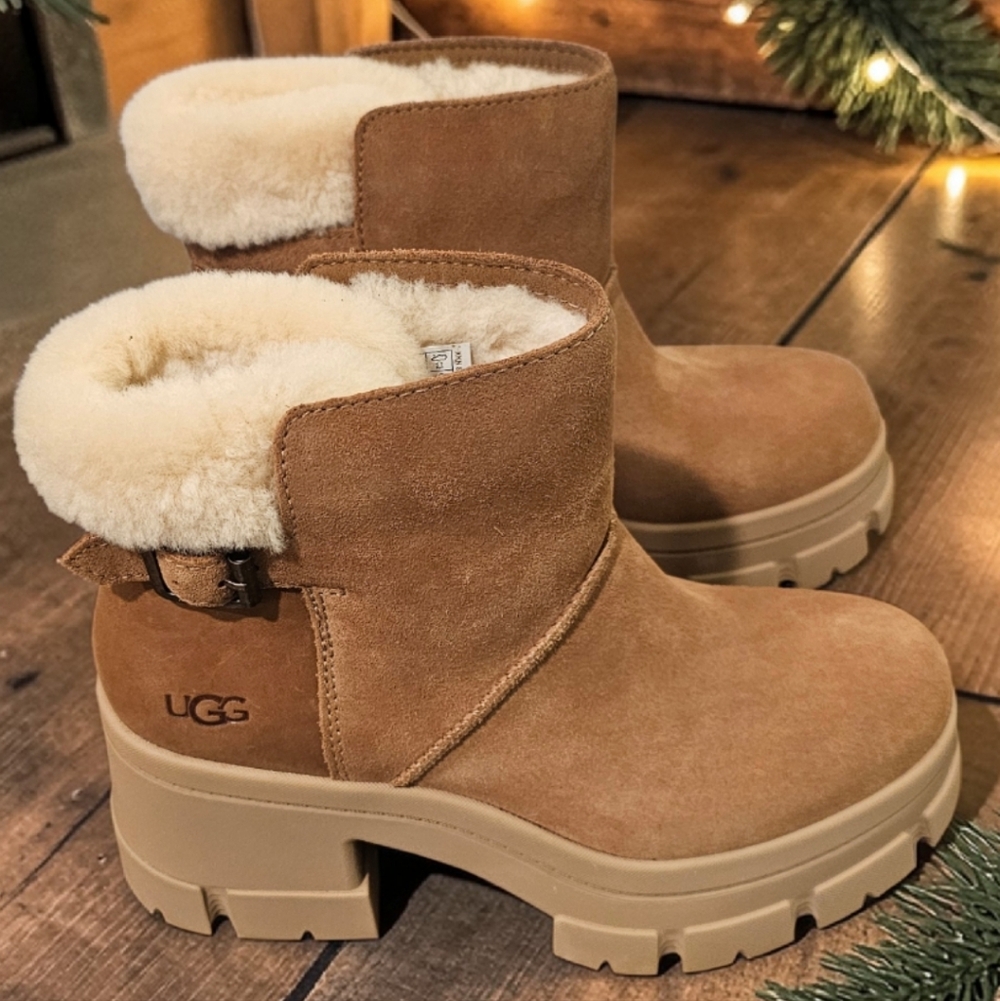 NIB UGG Women's Brooklyn Buckle Chestnut Platform High Heel Boots Size-7.5